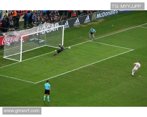 广州网球队战术之争引发热议球迷与专家各抒己见 广州网球队战术之争引发热议球迷与专家各抒己见